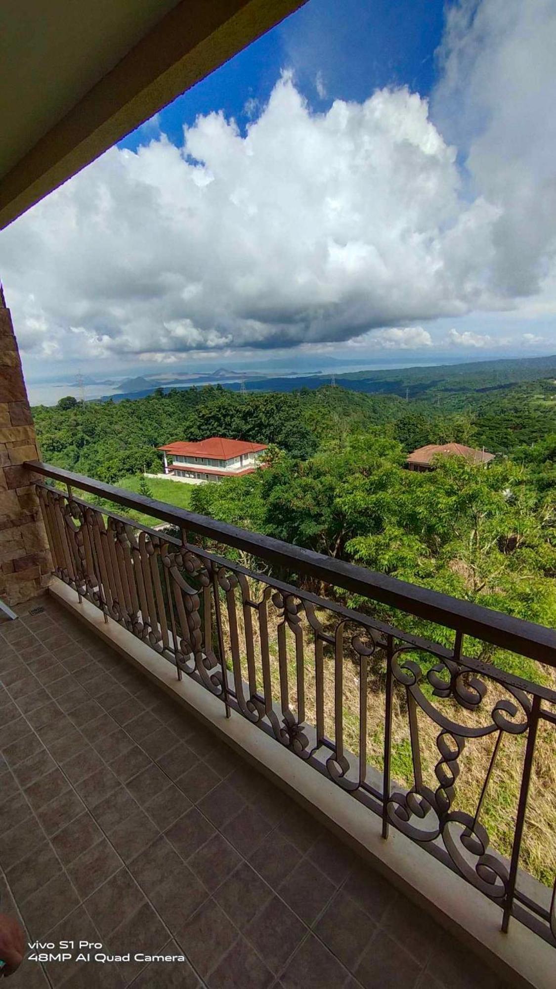 Splendido Tagagtay Taal Lake Staycation Free Parking Netflix No Free Pool Tagaytay City Esterno foto