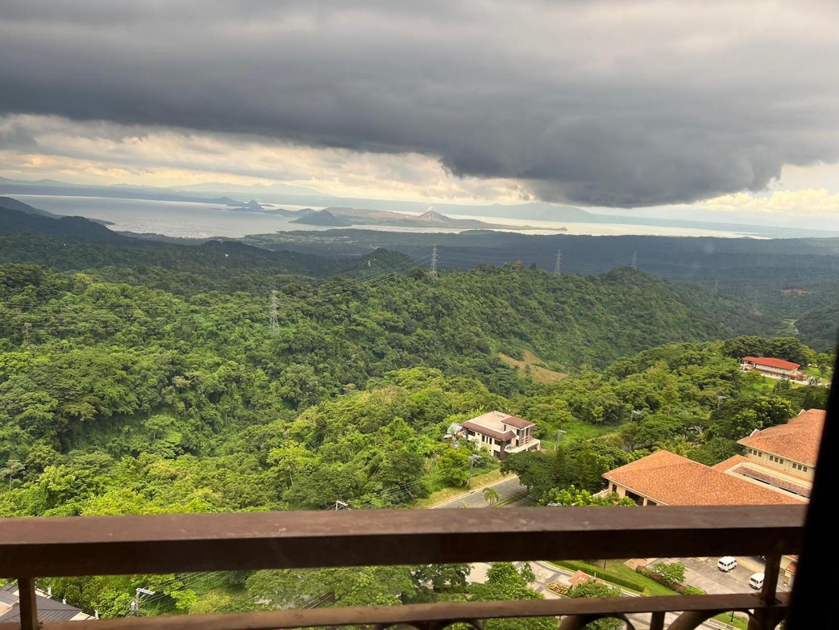 Splendido Tagagtay Taal Lake Staycation Free Parking Netflix No Free Pool Tagaytay City Esterno foto