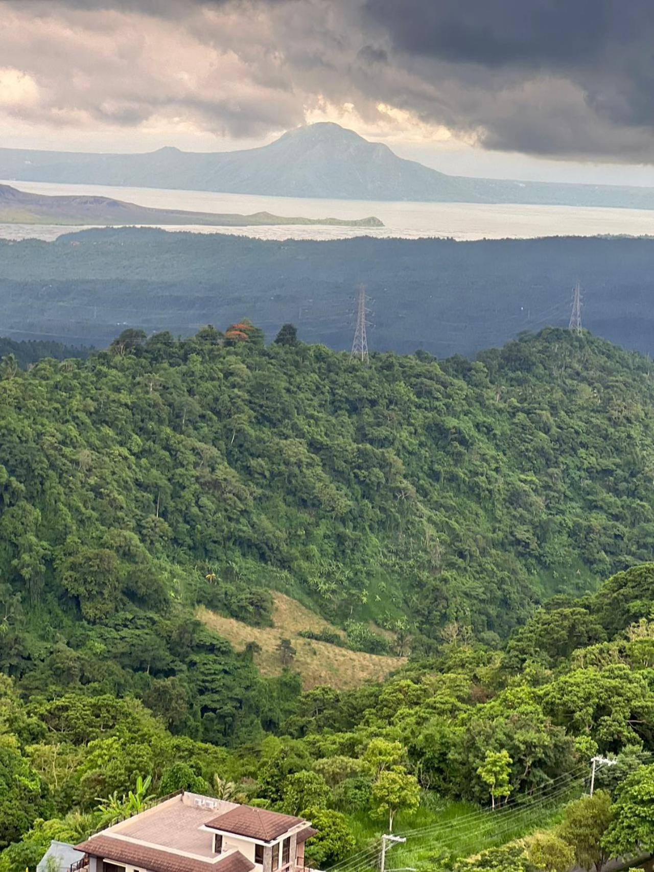 Splendido Tagagtay Taal Lake Staycation Free Parking Netflix No Free Pool Tagaytay City Esterno foto